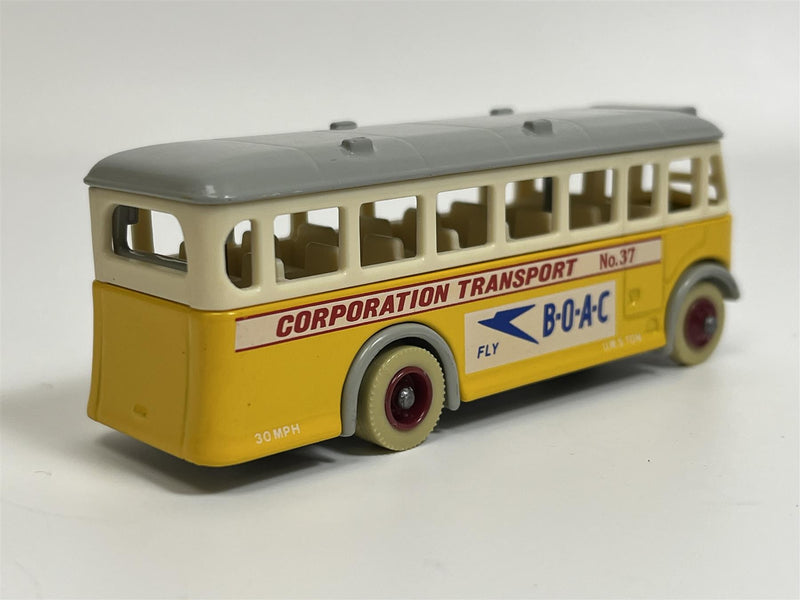 Corporation Single Deck Bus Fly BOAC Days Gone By Lledo DG6D S4