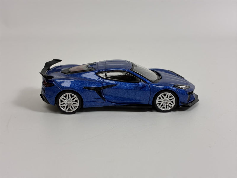 Chevrolet Corvette Z06 2023 Elkhart Lake Blue Metallic LHD 1:64 Mini GT MGT00892L