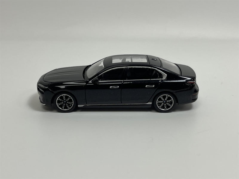 BMW i7 xDrive60 Black Sapphire LHD 1:64 Scale Mini GT MGT00802L