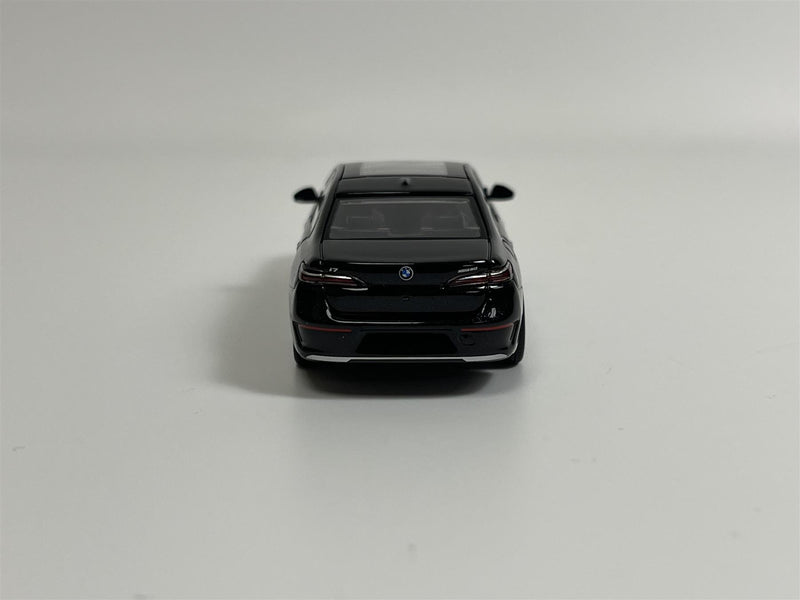 BMW i7 xDrive60 Black Sapphire RHD 1:64 Scale Mini GT MGT00802R