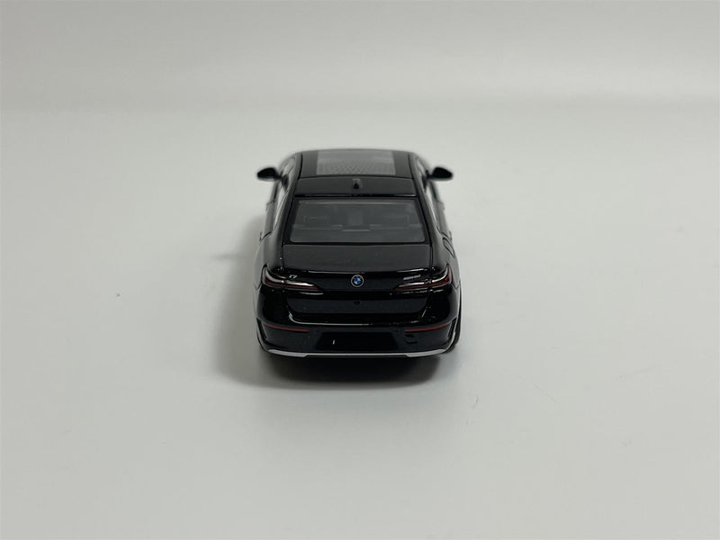 BMW i7 xDrive60 Black Sapphire LHD 1:64 Scale Mini GT MGT00802L