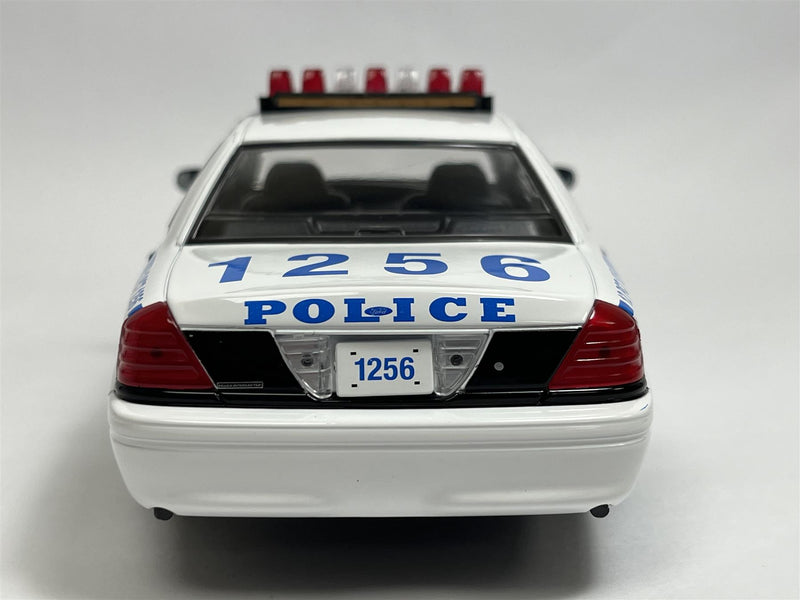 Quantico 2003 Ford Crown Victoria 1:24 Scale Greenlight 84183