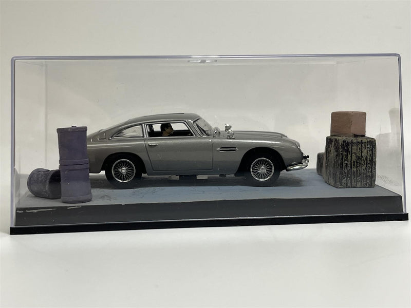 James Bond 007 Goldfinger Aston Martin DB5 Silver 1:43 Eaglemoss GF2