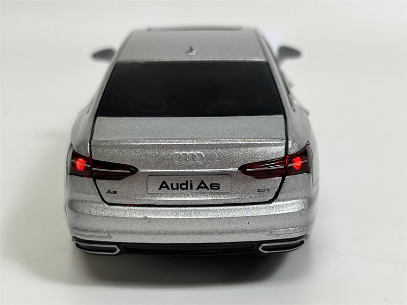 Audi A6 Silver LHD Light and Sound 1:32 Scale Tayumo 32140015