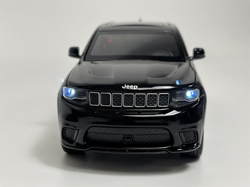 Jeep Grand Cherokee Black Light & Sound LHD 1:32 Scale Tayumo 32170010