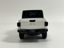 Jeep Grand Cherokee White LHD Light and Sound 1:32 Scale Tayumo 32170011