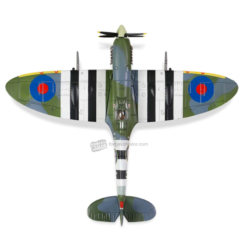 Supermarine Spitfire MK.IX RAF Normandy 1944 1:72 Scale Forces of Valor  812005C