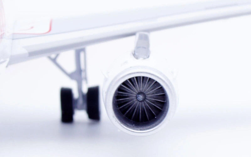 Tam Airbus A320-232 PR-MAK With Stand 1:200 Scale Retro Models RM32202