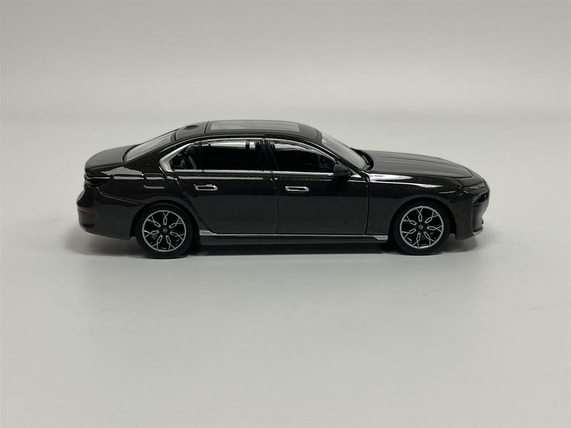 BMW i7 xDrive60 Dravit Grey RHD 1:64 Mini GT MGT00818R