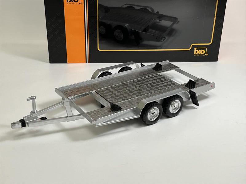 Single Car Double Axle Trailer Silver 1:18 Scale IXO Models TRL005