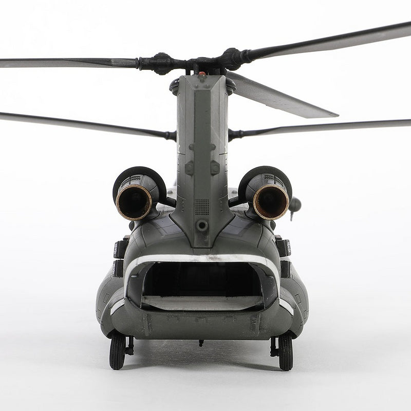 ROC Boeing Chinook CH-47SD No.7302 1:72 Scale Forces of Valor 821005B-1