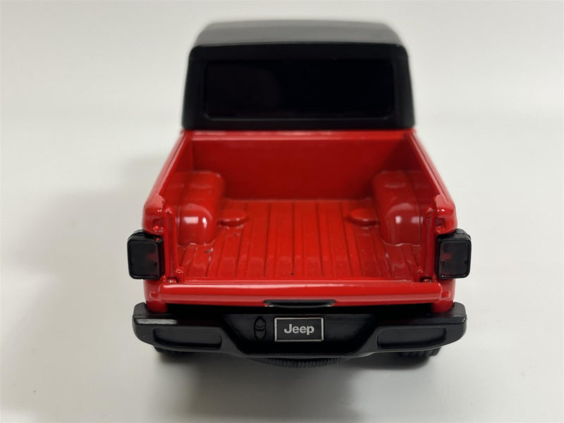 Jeep Gladiator Red LHD Red 1:32 Scale Light & Sound Tayumo 32130001