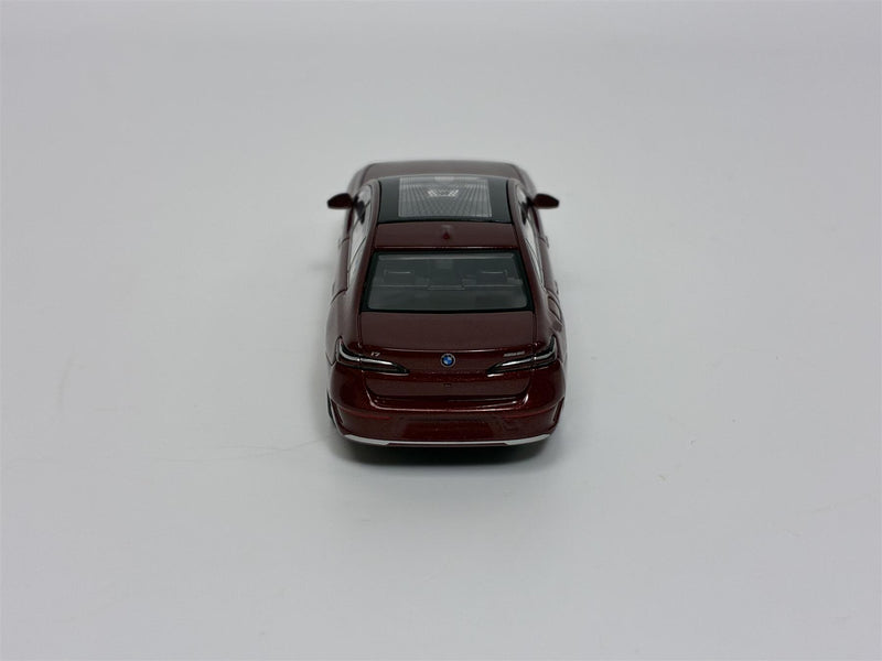 BMW i7 xDrive60 Aventurin LHD 1:64 Scale Mini GT MGT00952L