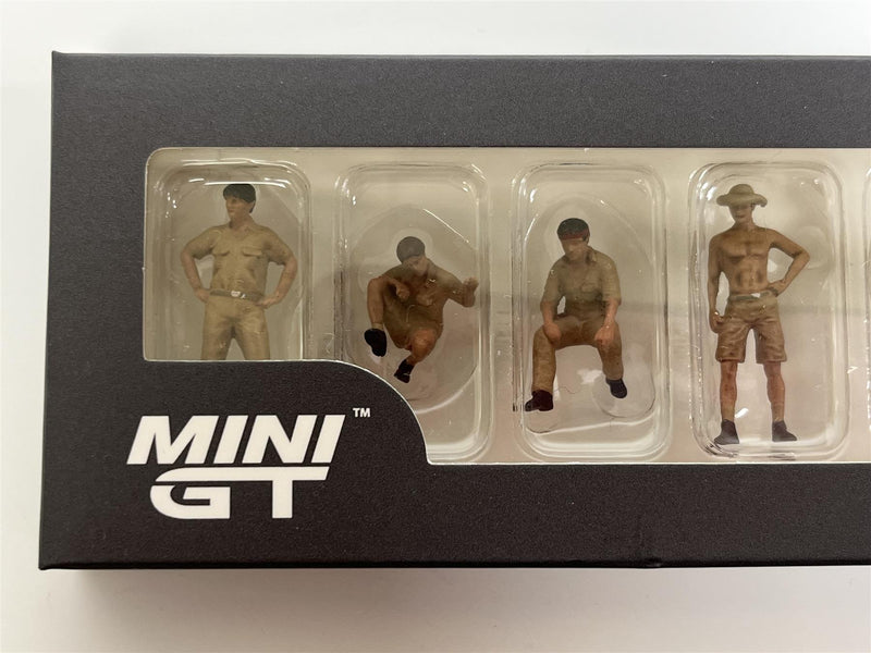Camel Trophy Crew Figurines 1:64 Scale Mini GT MGTAC17