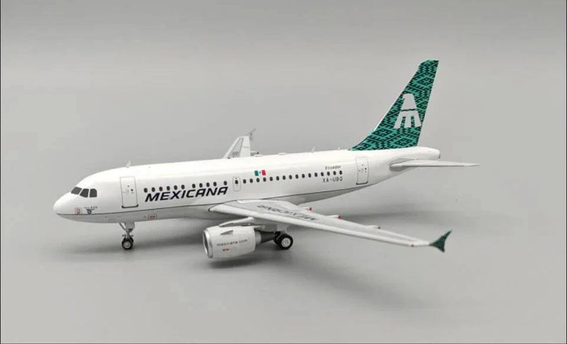 Mexicana Airbus A318-111 XA-UBQ With Stand 1:200 Scale Inflight200 IF318MX0824