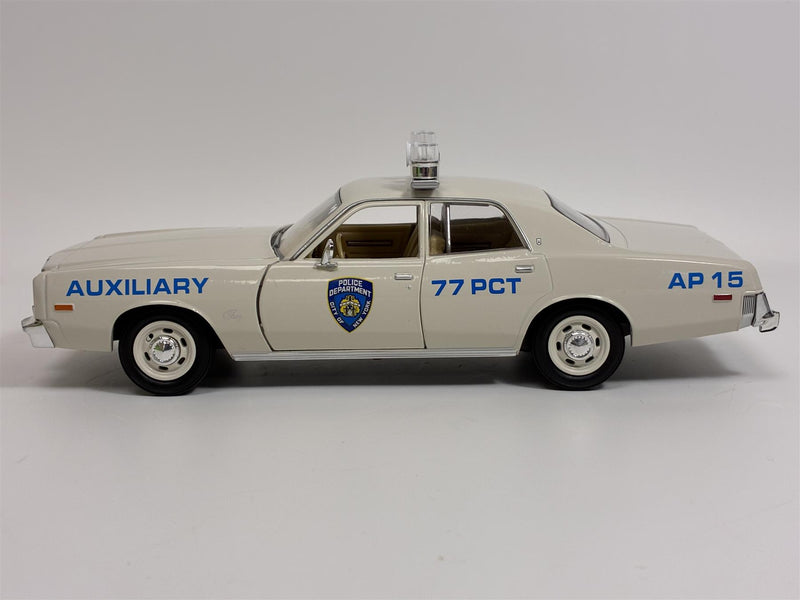 1977 Plymouth Fury New York City Police Department 1:24 Greenlight 85601