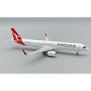 Qantas Airbus A321-271NY VH-OGA With Stand 1:200 Scale Inflight200 IF321QF0525