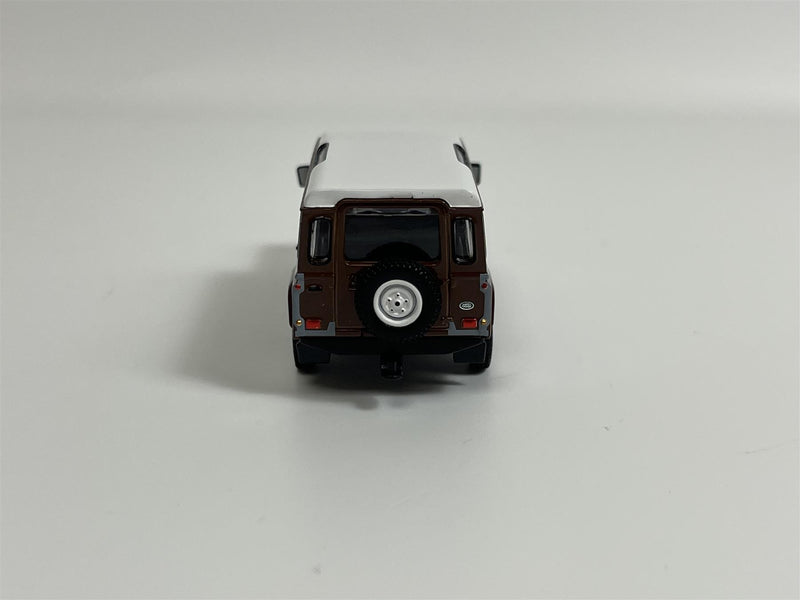 Land Rover Defender 110 1985 County Station Wagon Russet Brown RHD 1:64 Mini GT MGT00734R