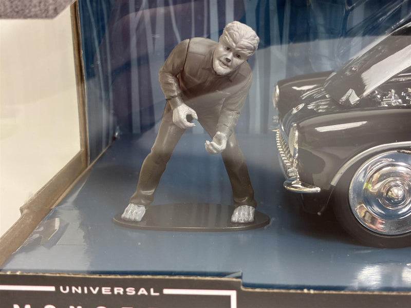 The Wolfman Figure and 1957 Chevrolet Corvette 1:24 Jada 32195