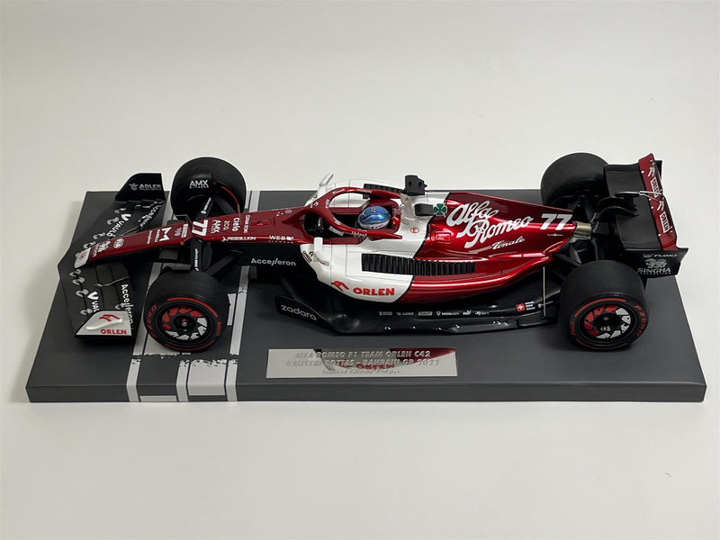 Modelcar 1:18 Alfa Romeo C42 #77 | Valtteri Bottas (Solido 1810201)