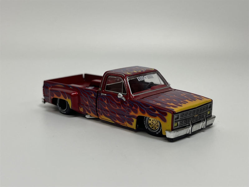 Chevrolet Silverado Dually On Fire V1 1:64 Kaido House Mini GT KHMG127