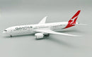 Qantas Boeing 787-9 Dreamliner VH-ZNI With Stand 1:200 Scale Inflight200 IF789QF0525