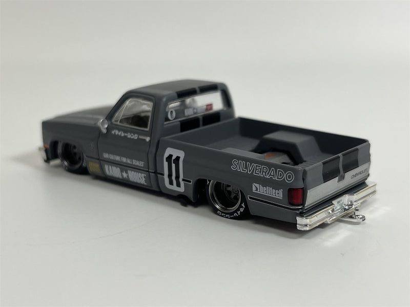 Chevrolet Silverado Kaido V2 1:64 Mini GT KHMG160