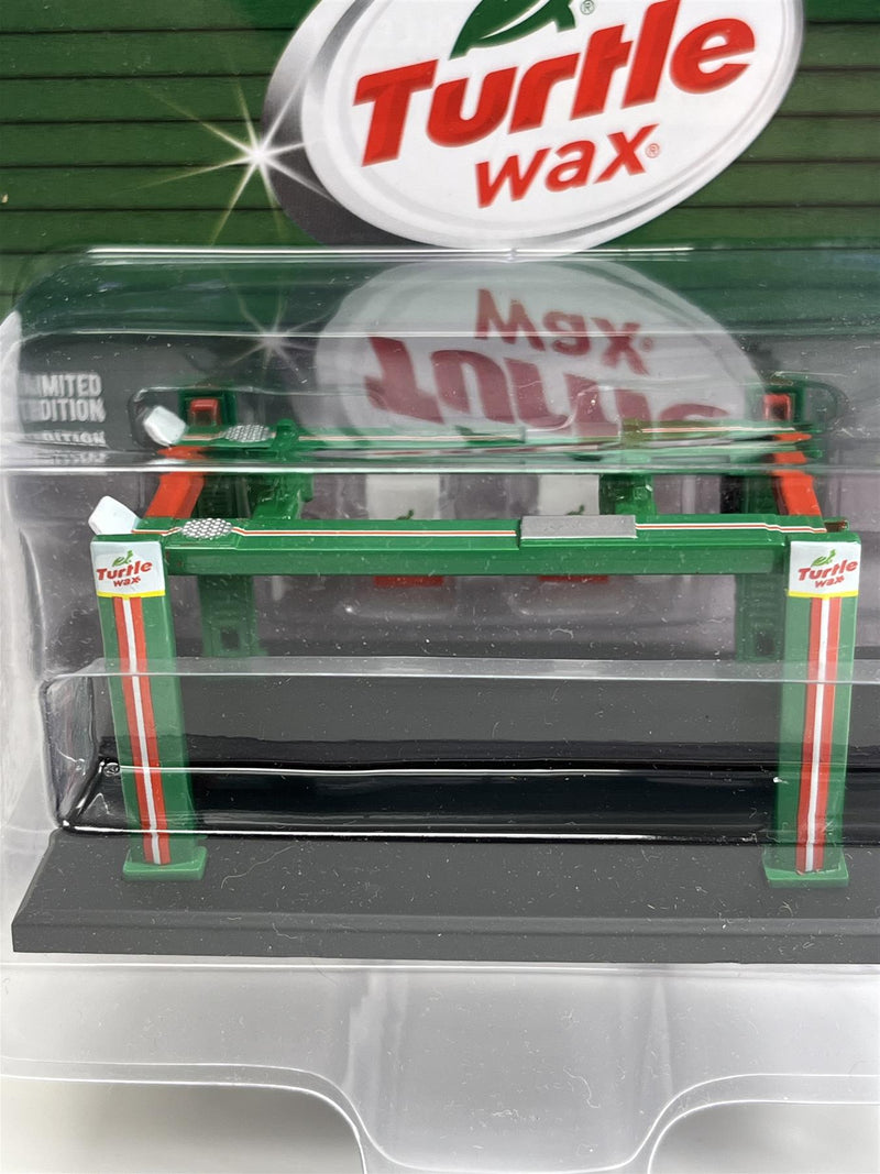 Turtle Wax Four Post Lifts Series 5 1:64 Scale Greenlight 16180C