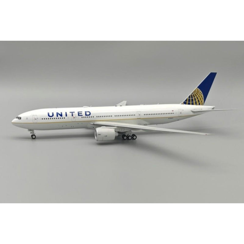 United Airlines Boeing 777-224/ER N78009 Stand 1:200 Inflight200 IF772UA0924