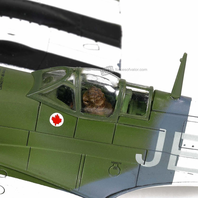 Supermarine Spitfire MK.IX RAF Normandy 1944 1:72 Scale Forces of Valor  812005C