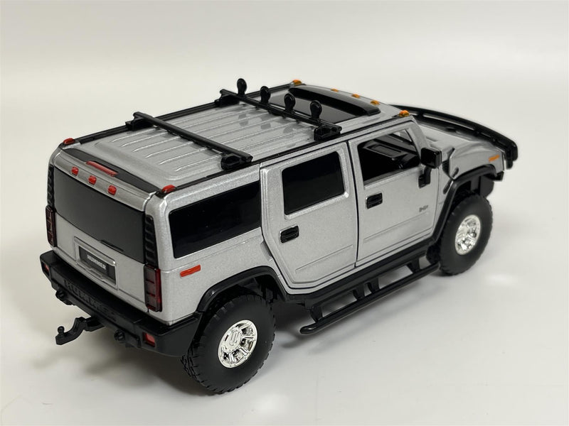 Hummer H2 Silver LHD 1:32 Scale Light & Sound Tayumo 32160011