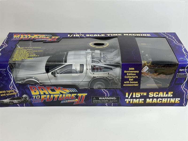 Back To The Future Part II And Accessories 1:15 Scale Diamond Select 18133