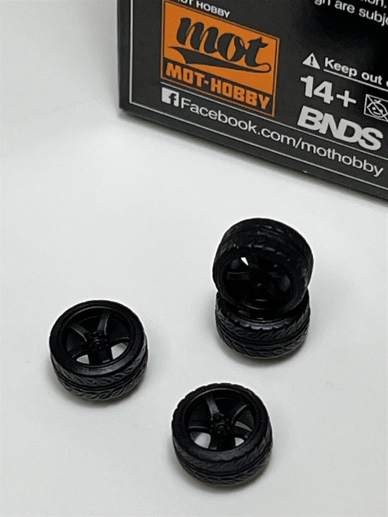 BNDS Custom Wheel Parts Wheel and Tyre Set Flat Black 1:64 MOT Hobby BC26402SFB