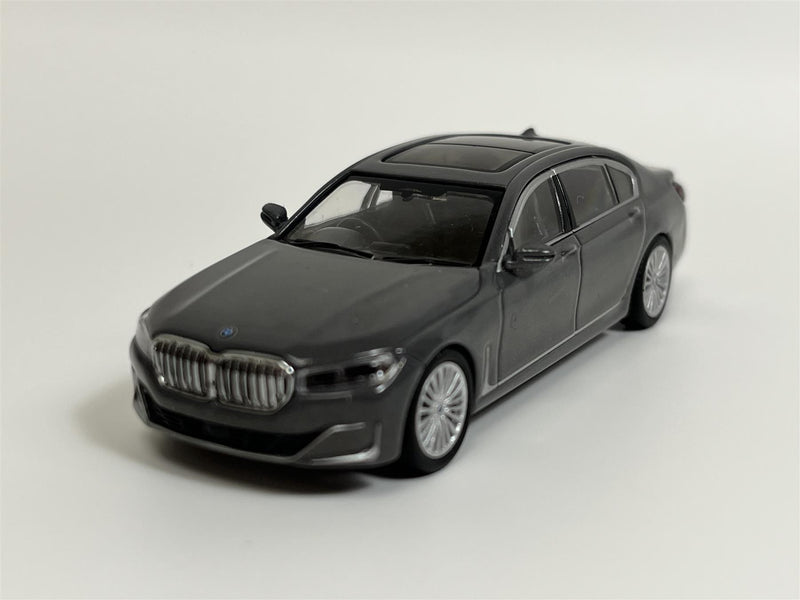 BMW 750Li xDrive Bernina Grey Amber Effect RHD 1:64 Scale Mini GT MGT00515R