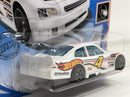 Hot Wheels 2010 Chevy Impala HW Race Team 1:64 Scale GHF86M522 B9