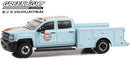 2018 Chevrolet 3500HD Dually Service Truck Gulf Oil 1:64 Scale Greenlight 46130C