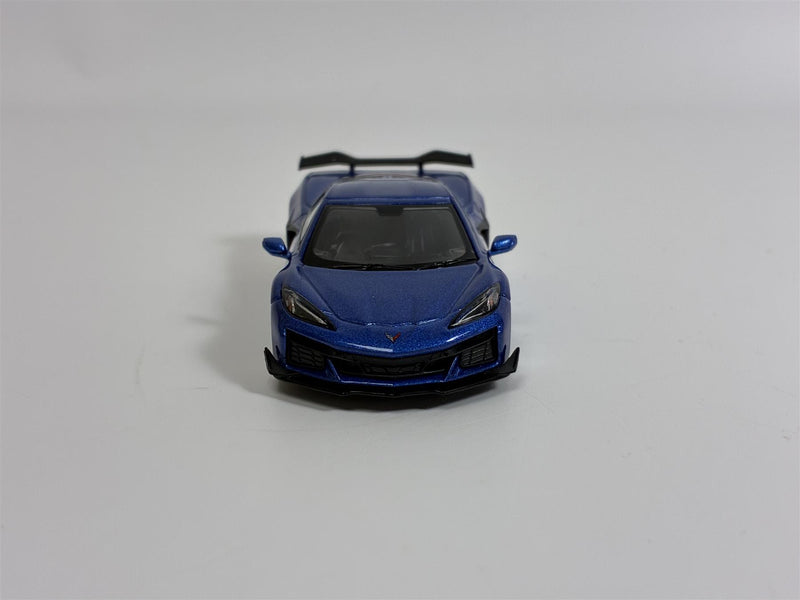 Chevrolet Corvette Z06 2023 Elkhart Lake Blue Metallic RHD 1:64 Mini GT MGT00892R