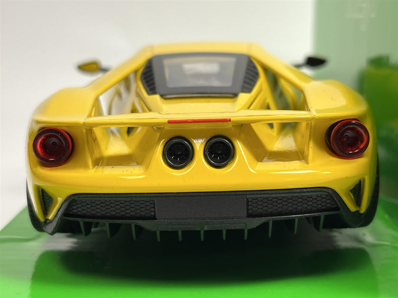 2017 Ford GT Yellow 1:24 Scale Welly 24082y