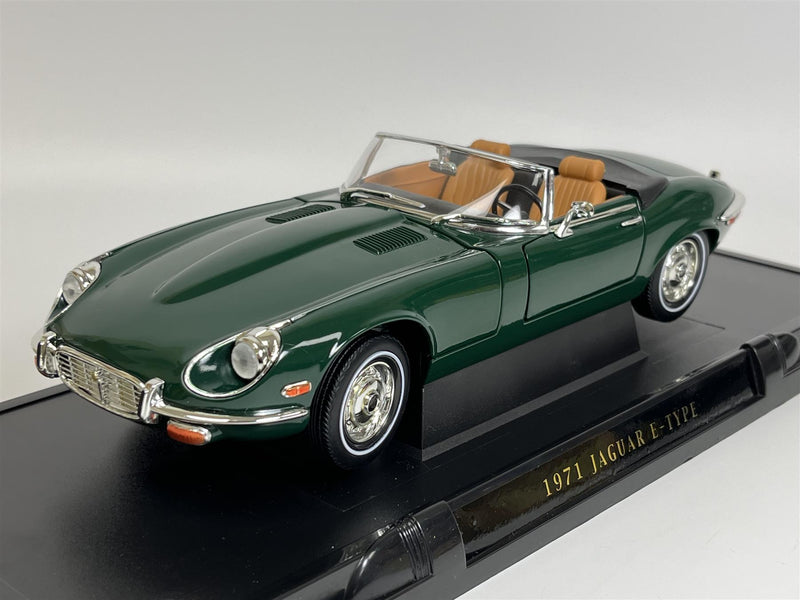 1971 Jaguar E Type Green 1:18 Scale Road Signature Collection 92608gn