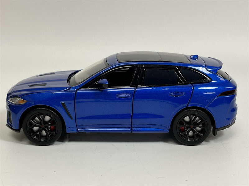 Jaguar F Pace Blue LHD Light and Sound 1:32 Scale Tayumo 32110020