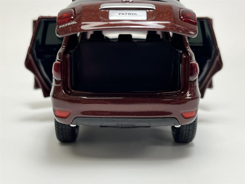 Nissan Patrol Y62 Brown Light & Sound LHD 1:32 Scale Tayumo 32115016