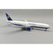 Varig Boeing 777-2Q8/ER PP-VRA With Stand 1:200 Inflight200 IF772VR1024