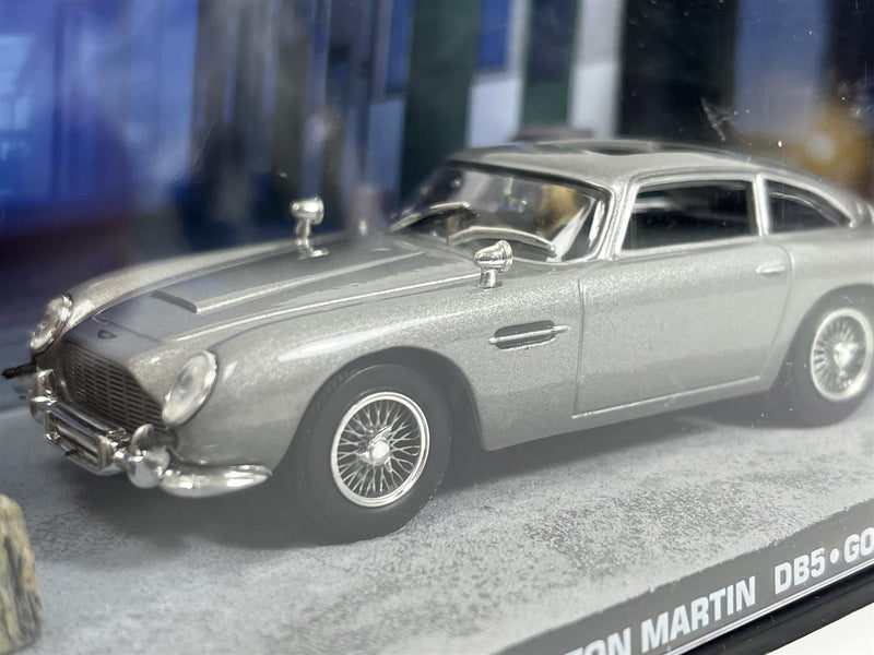 James Bond 007 Goldfinger Aston Martin DB5 Silver 1:43 Scale Eaglemoss JBAM1