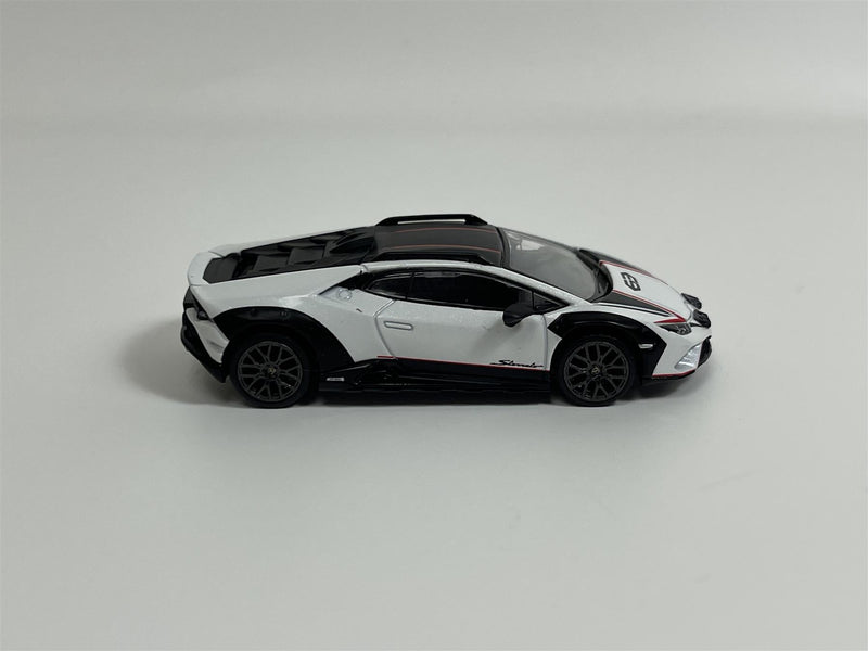 Lamborghini Huracan Sterrato Bianco Asopo LHD 1:64 Scale Mini GT MGT00763L