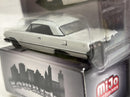 1963 Chevrolet Impala Lowrider White 1:64 Scale Greenlight 51465