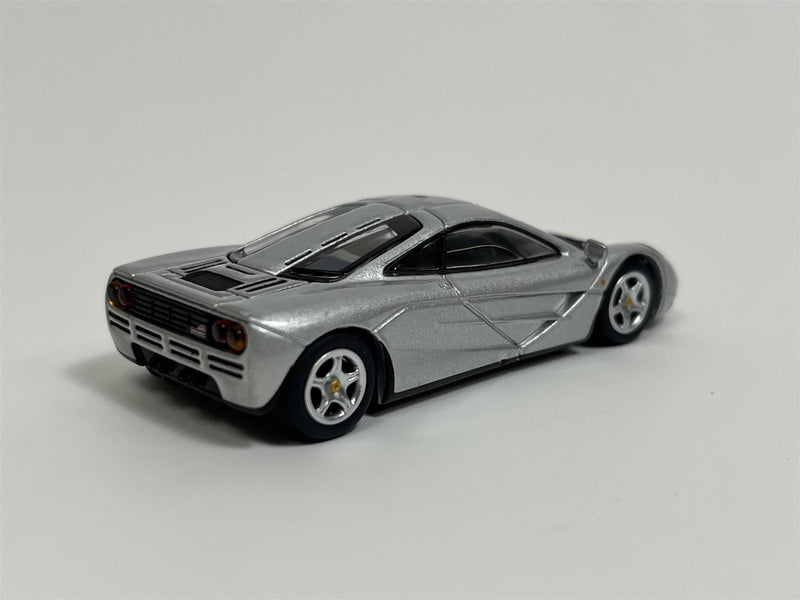 McLaren F1 Magnesium Silver 1:64 Scale MGT00555L