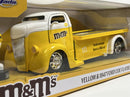 M&Ms Yellow Figure and 1947 Ford Coe Flatbed 1:24 Scale Jada 253255066 33425