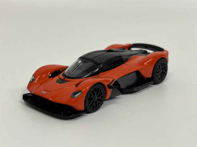 Aston Martin Valkyrie Maximum Orange LHD 1:64 Mini GT MGT00678L