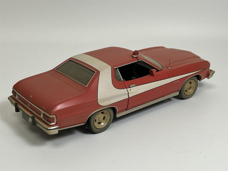 Starsky and Hutch 1976 Ford Gran Torino Weathered Version 1:24 Greenlight 84121