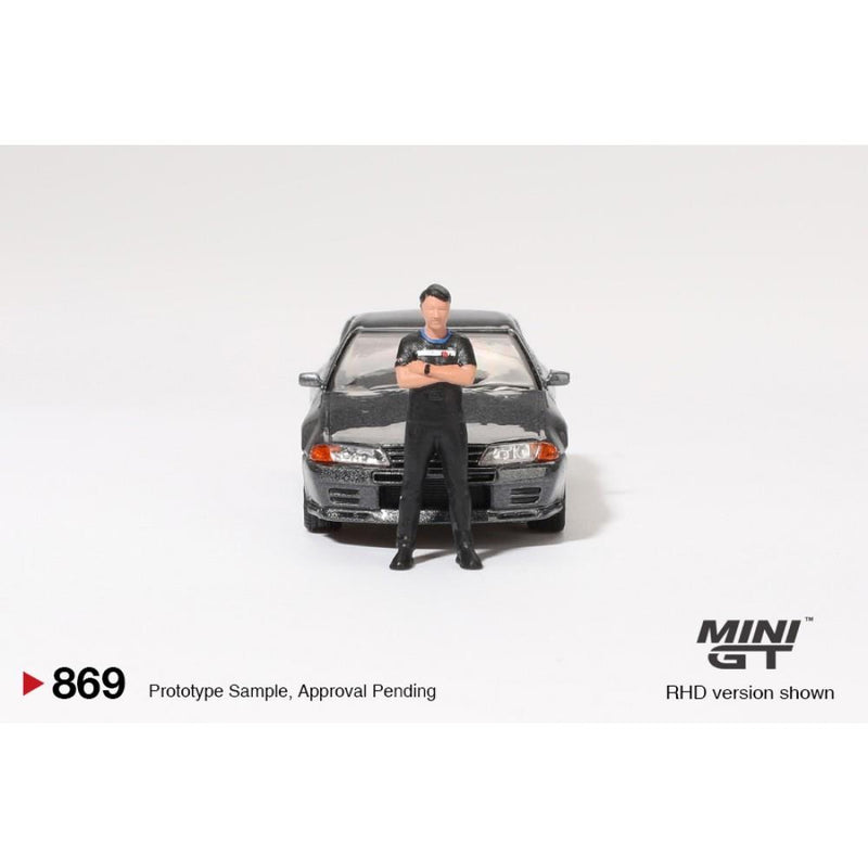 Nissan Skyline GT-R R32 Gunmetal with Matsuda Figure 1:64 Mini GT MGT00869R